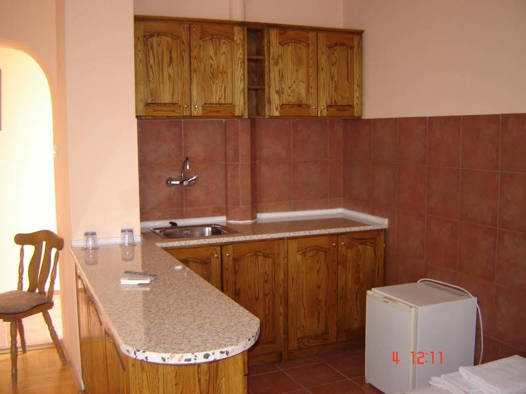 Kanclera Hotel Kaspichan Esterno foto