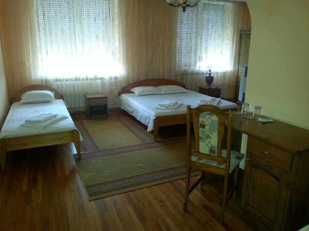 Kanclera Hotel Kaspichan Esterno foto